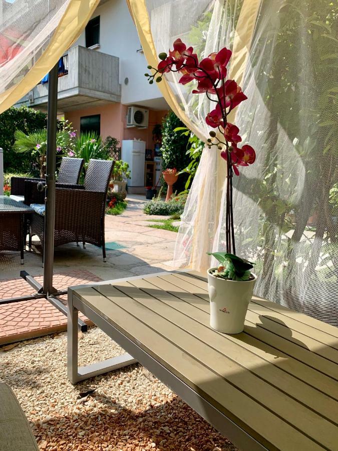 B&B Garda 4U Дезенцано-дель-Гарда Екстер'єр фото