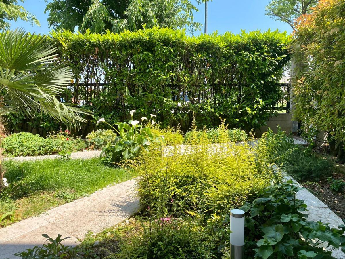 B&B Garda 4U Дезенцано-дель-Гарда Екстер'єр фото